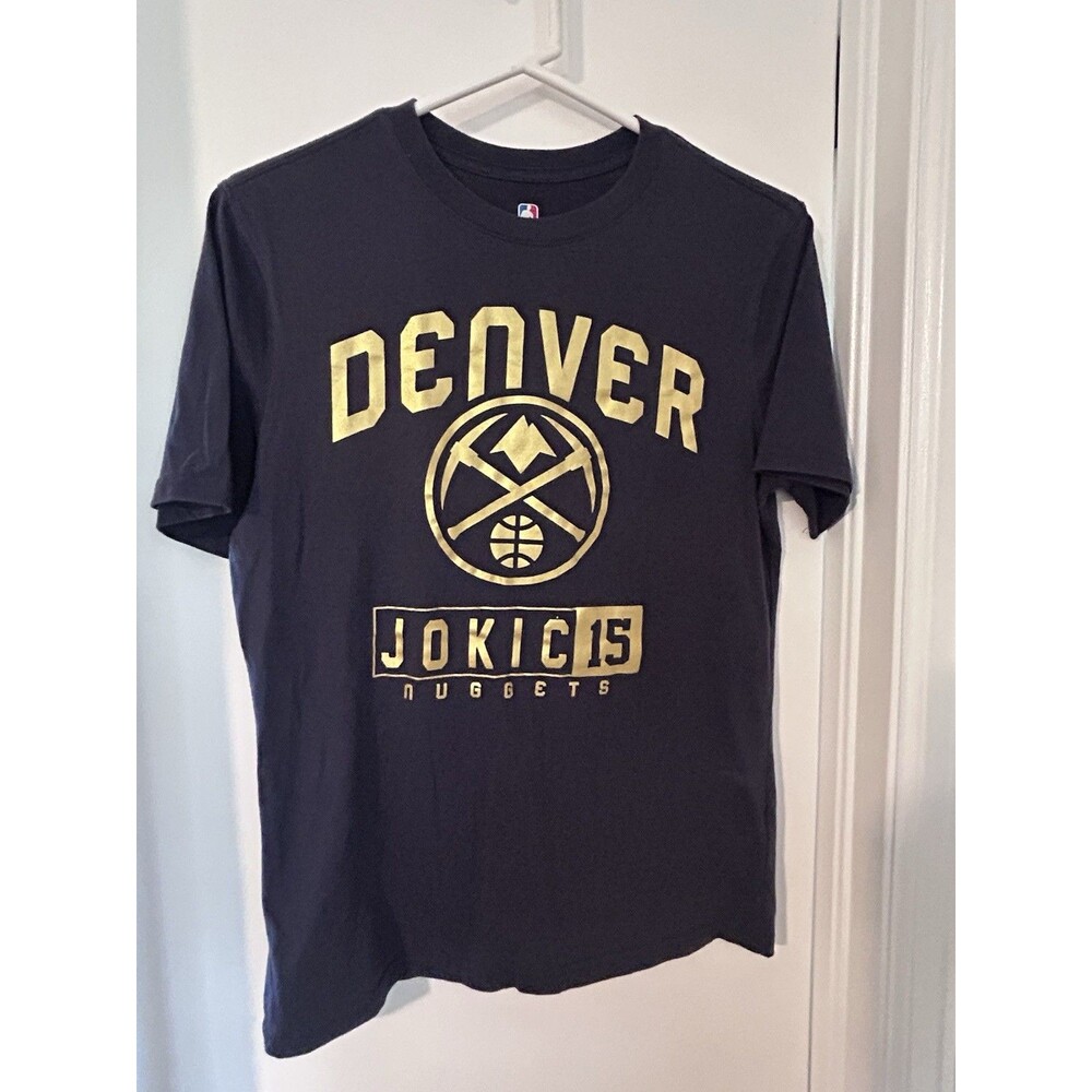 Nikola Jokic Denver Nuggets NBA Basketball T-Shirt Men’s Small Navy Gold #15